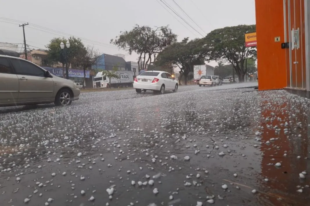 Paraná continua sob alerta de tempestades