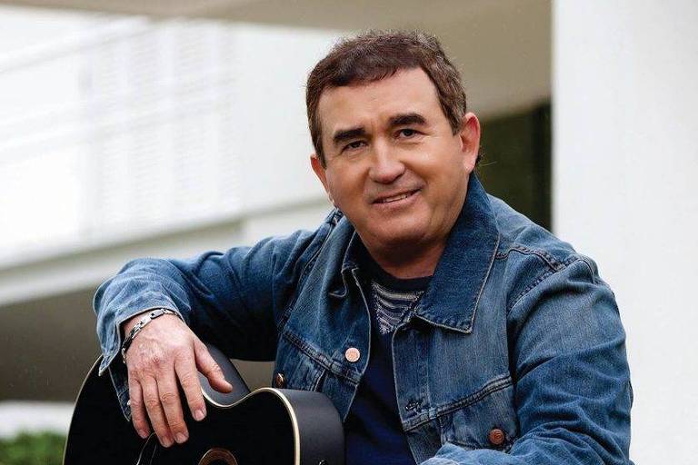 Amado Batista indeniza fãs