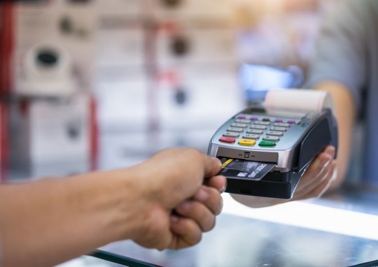 Golpes com cartão no carnaval. Tem como evitar? O que fazer?