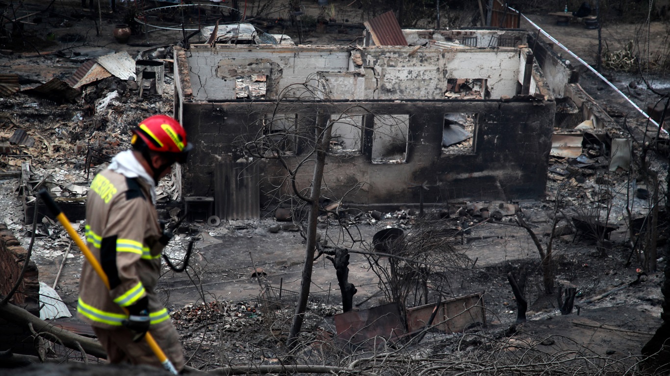 Ondas de incêndios no Chile podem ter matado mais de 100 pessoas