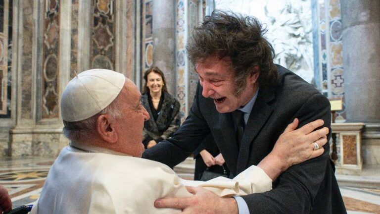 Milei e Papa canonizam a primeira santa argentina