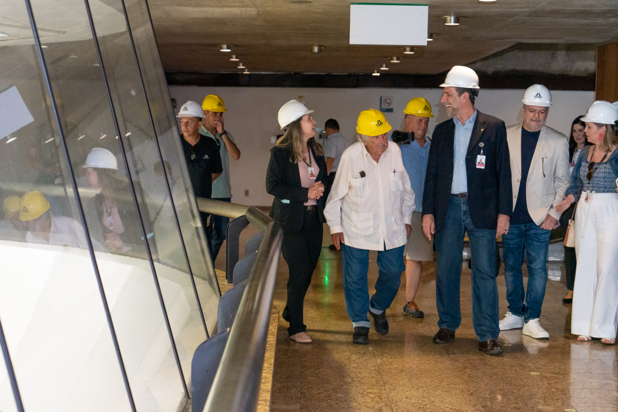 Mujica visita Itaipu e fala sobre desafios da integração na América Latina