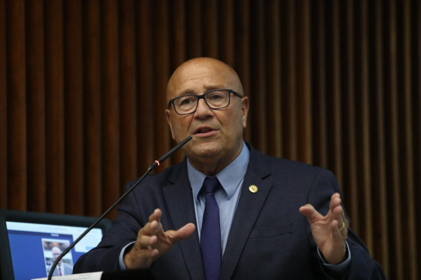 Deputado Luiz Claudio Romanelli está preocupado com mulheres em climatério