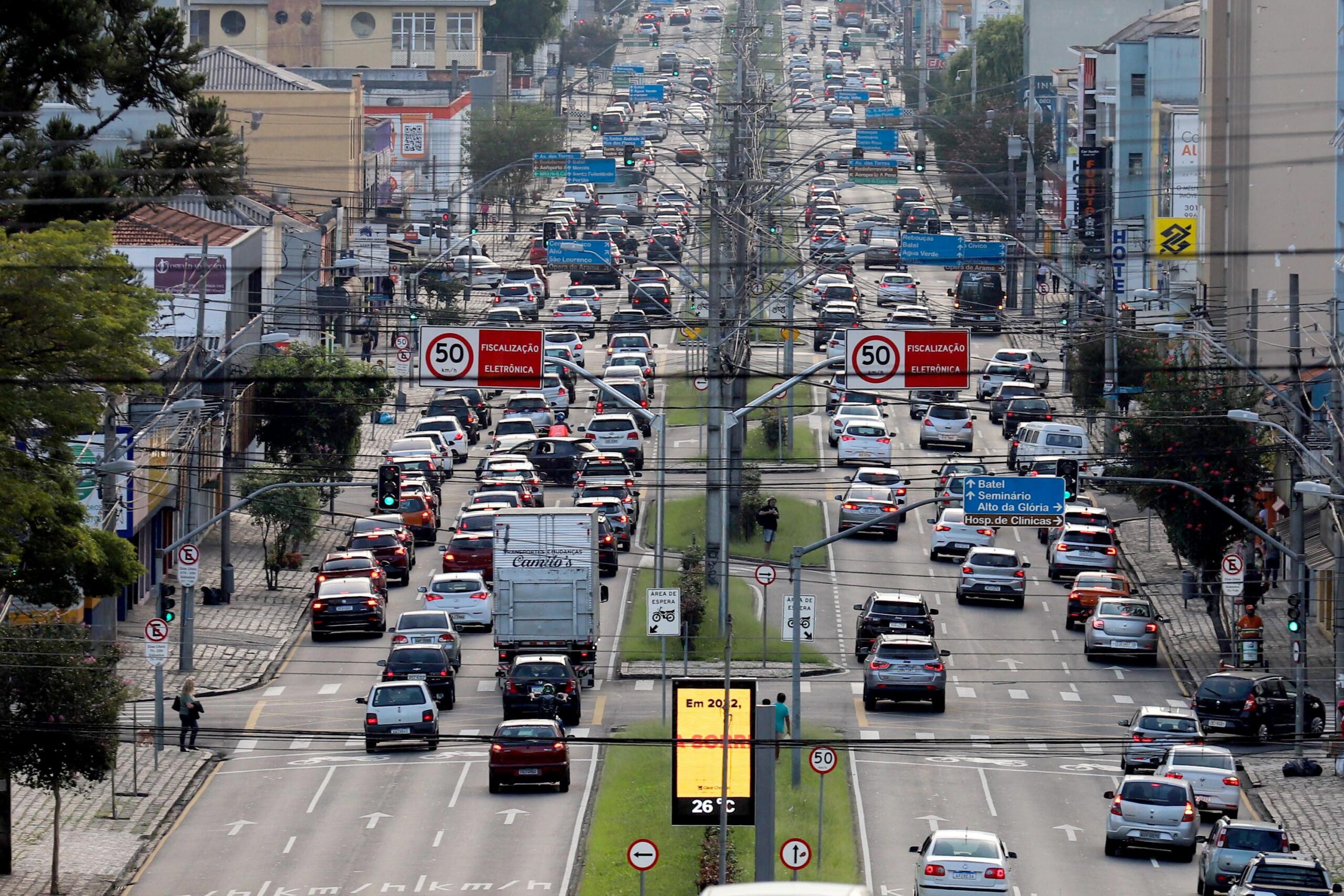 Frota de veículos no Paraná passa de 8 milhões