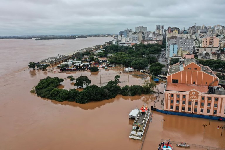 RS: Ajuda internacional