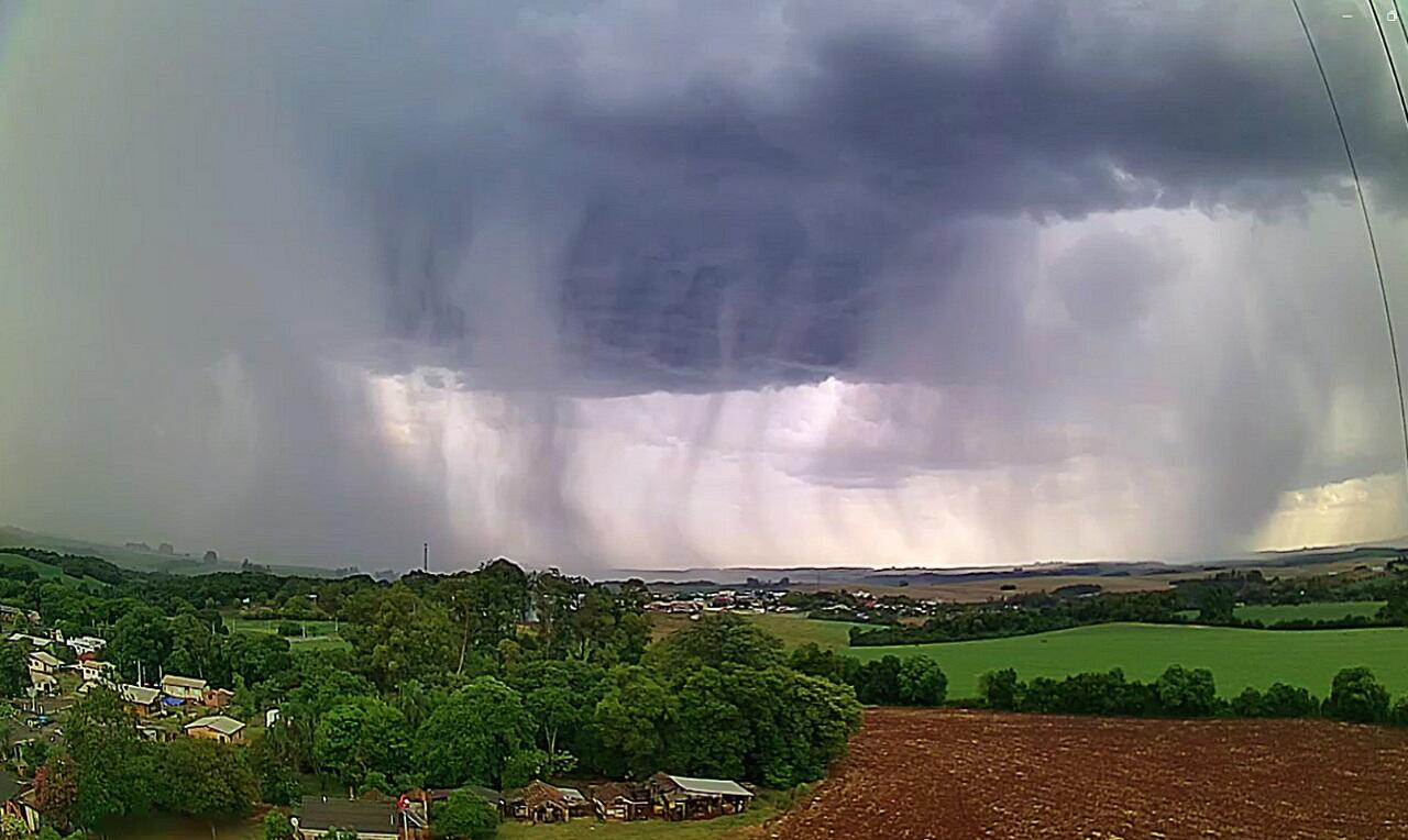 Chuvas e tempestades no Paraná, alerta INMET