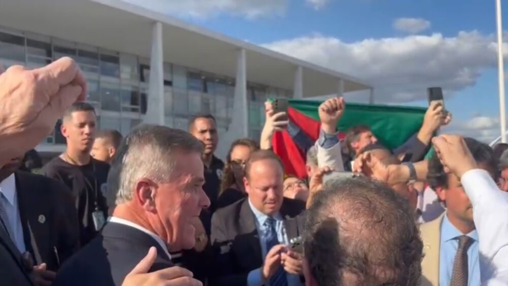 Prefeitos gaúchos fazem protesto em Brasília