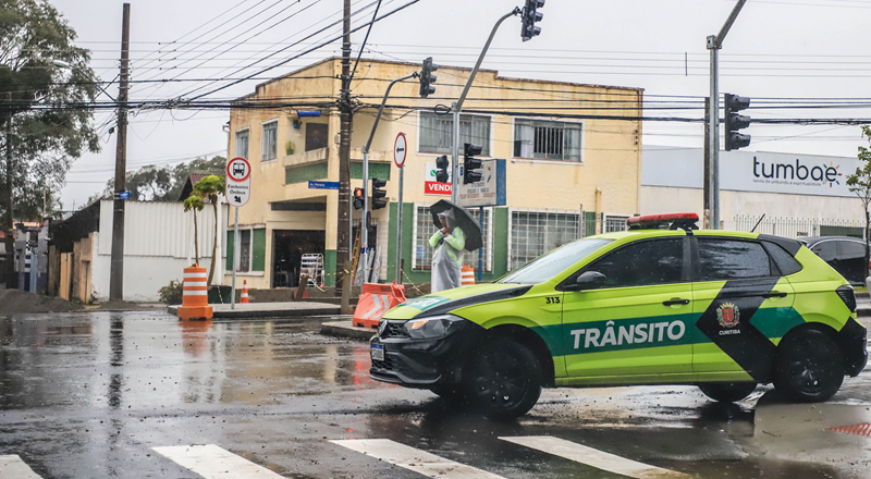 Rua Fernando Simas, no bairro Mercês, terá bloqueio total a partir desta segunda (9)