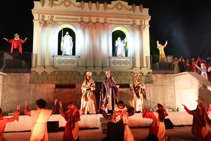 Curitiba divulga números do Natal Luz dos Pinhais
