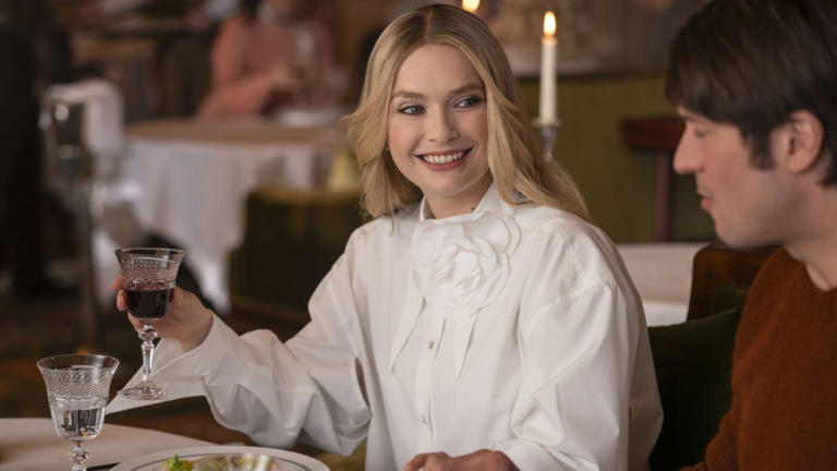 Atriz de “Emily em Paris” decide deixar série