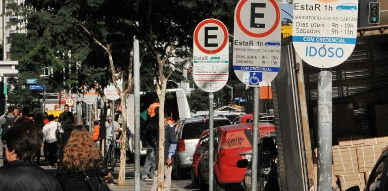 Curitiba quer regulamentar flanelinhas