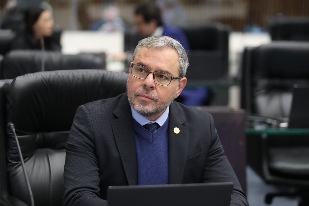 Deputado vira réu por esquema de desvio de dinheiro público e outros crimes