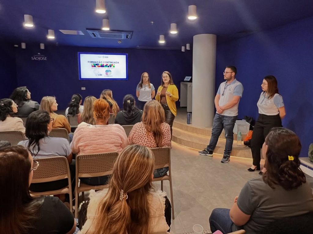 São José dos Pinhais homologa Referencial Curricular de Educação Digital e inicia formação de professores