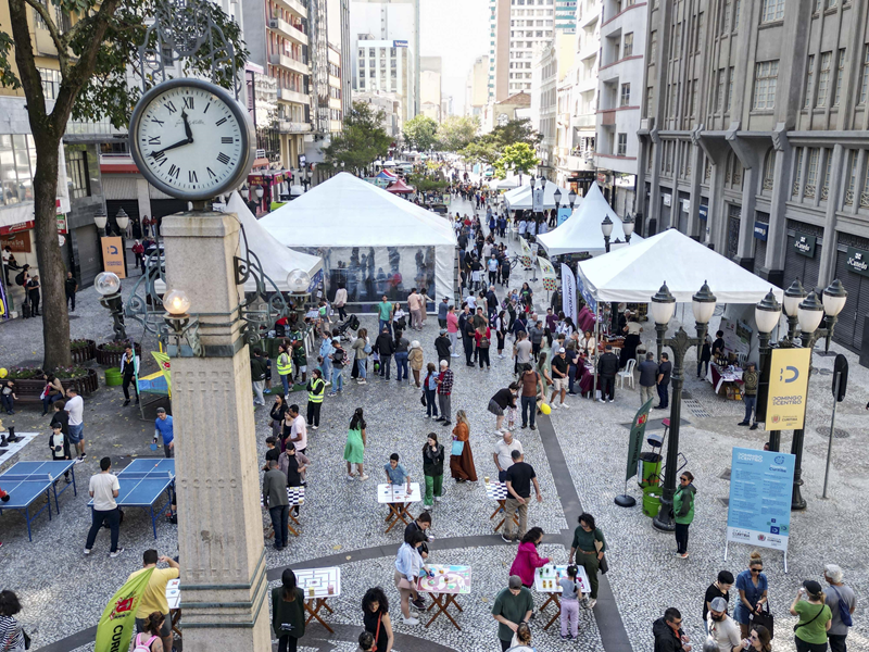 Domingo no centro de Curitiba
