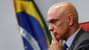 O Brasil gira em torno de Alexandre de Moraes