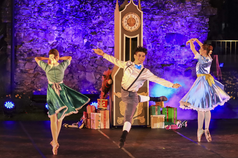 Balé O Quebra Nozes se apresenta nas Ruinas de São Francisco