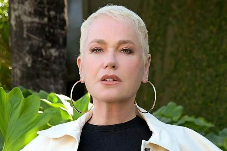 Xuxa passa por cirurgia na coluna