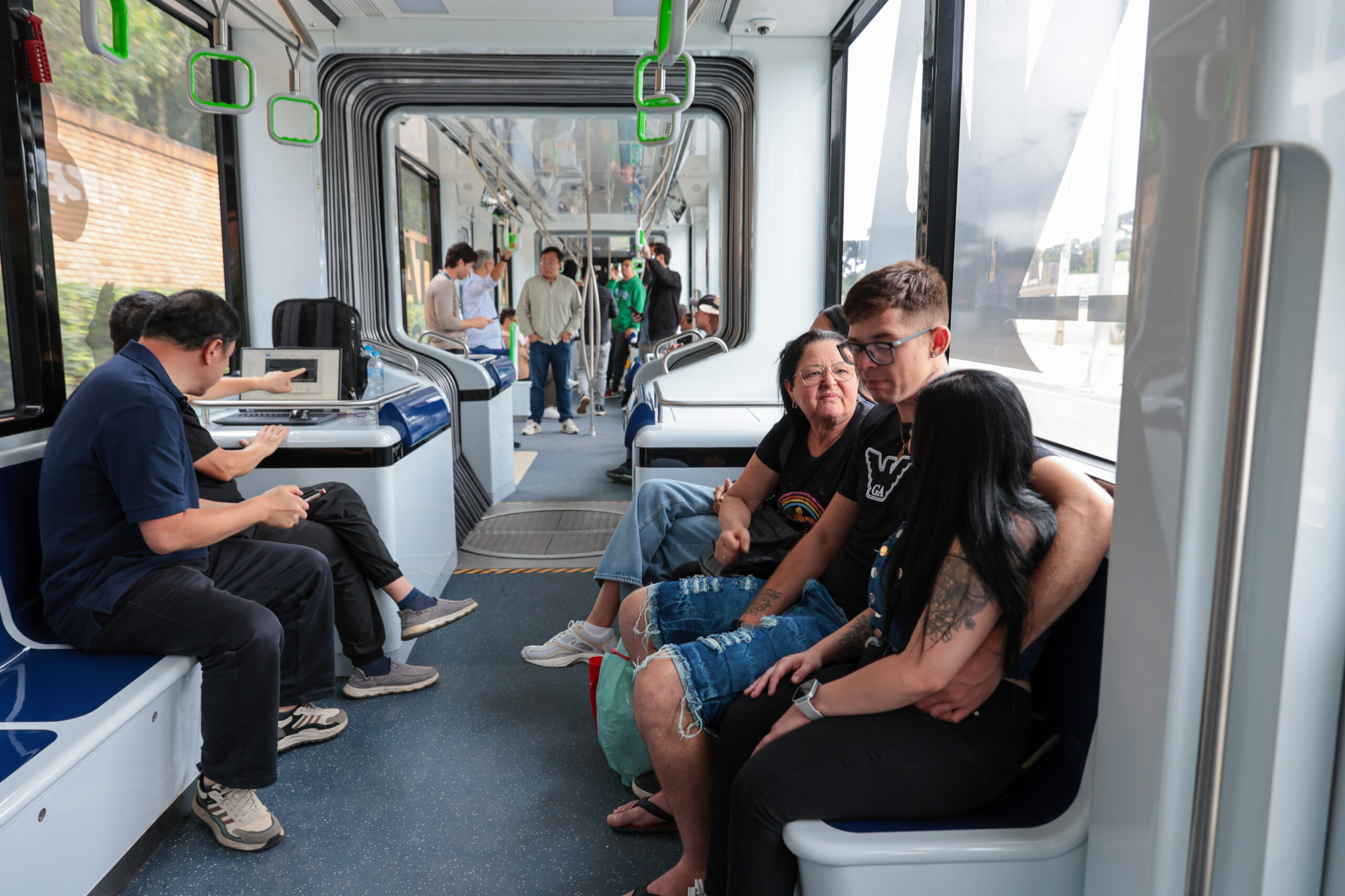 O Bonde Urbano Digital (BUD) inicia sua operação entre o Terminal São Roque, em Piraquara, e o Terminal Metropolitano de Pinhais, nesta terça-feira (6).