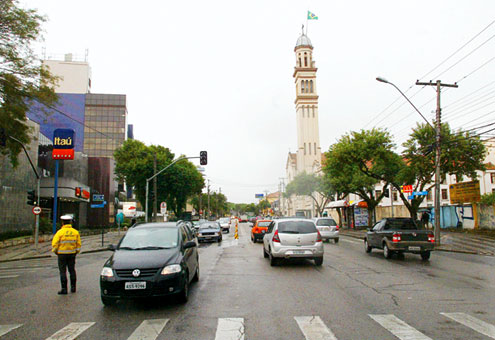 Avenida Manoel Ribas e ruas das Mercês terão mudanças de trânsito a partir de hoje