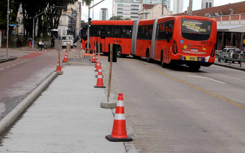 Trânsito na Avenida Sete de Setembro está bloqueado